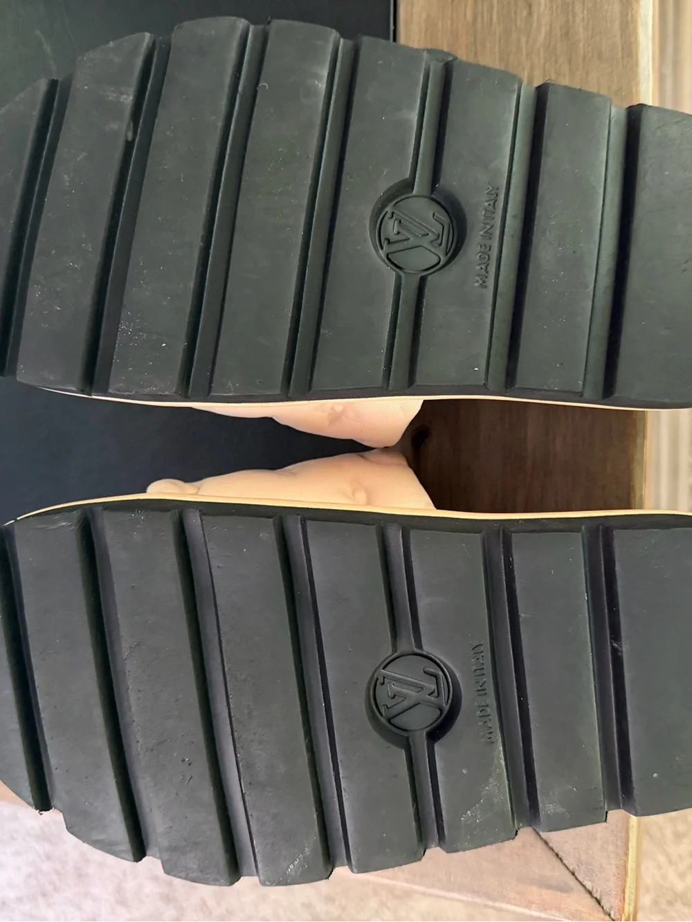 Louis Vuitton Blush Pink Embossed Monogram Slides/Sandals, EU 36/US Size 8 - Picture 3 of 3